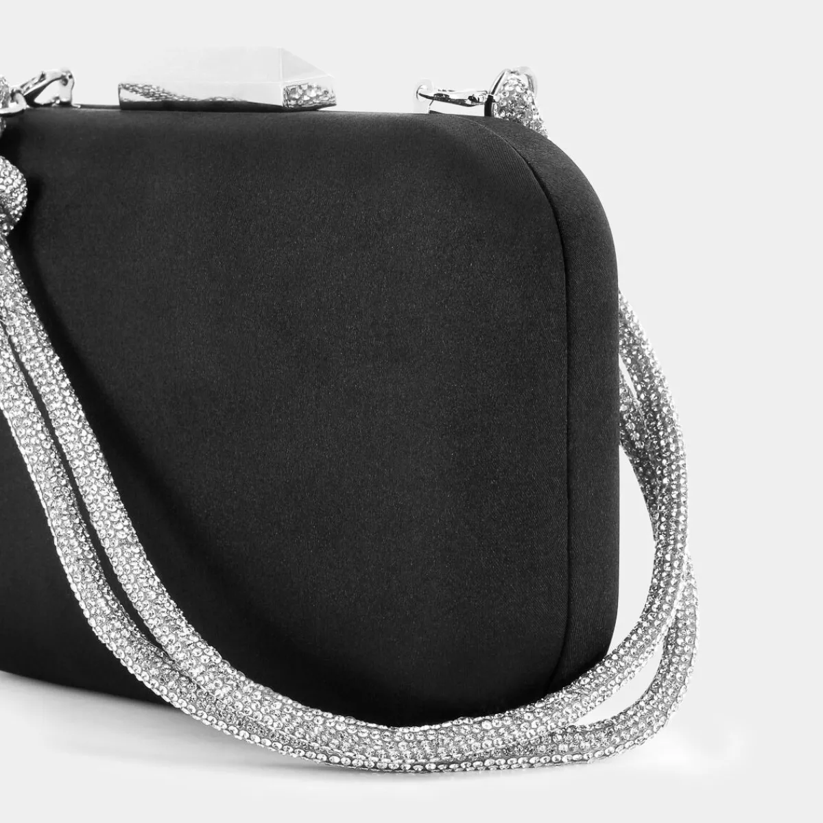 EG-E24-03BLACK- CLUTCH^SHEEN Clearance
