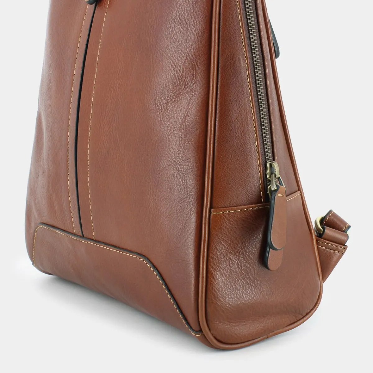ET-25-01-COGNAC- BORSE^OSCAR&THAIS Online