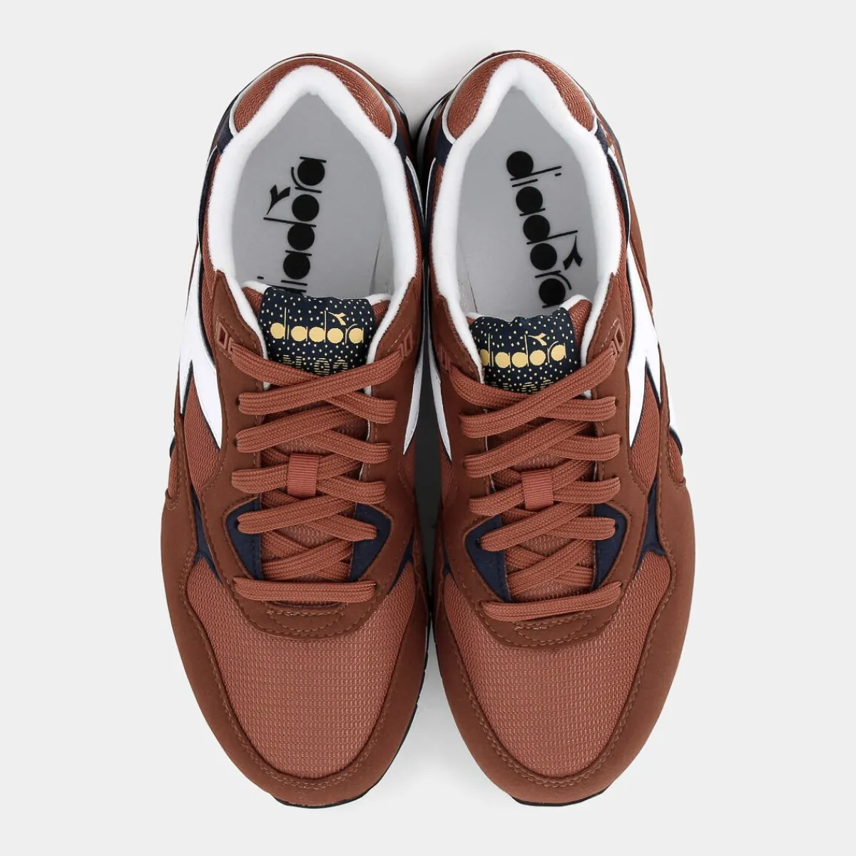 101.173169N.92CHUTNEY- SPORTIVE^DIADORA Fashion